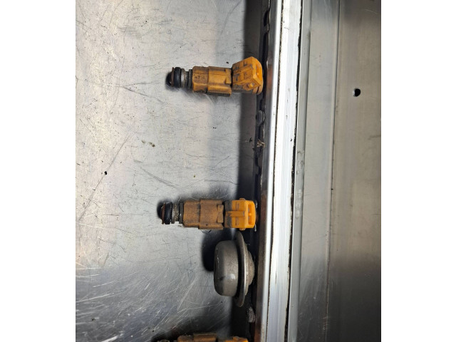 Топливная рампа 1270568   Volvo S70  V70  V70 XC   для двигателя B5254S