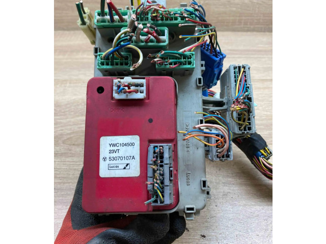 Блок предохранителей YWC104500, 53070107A Rover 45