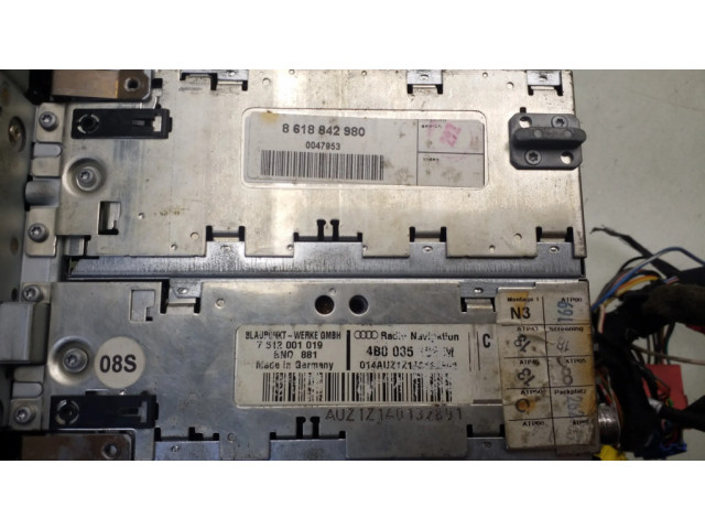 Радио/ проигрыватель CD/DVD / навигация