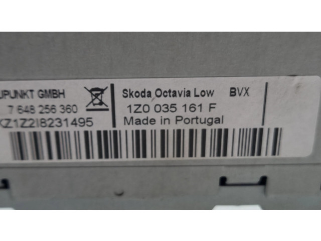 Радио/ проигрыватель CD/DVD / навигация