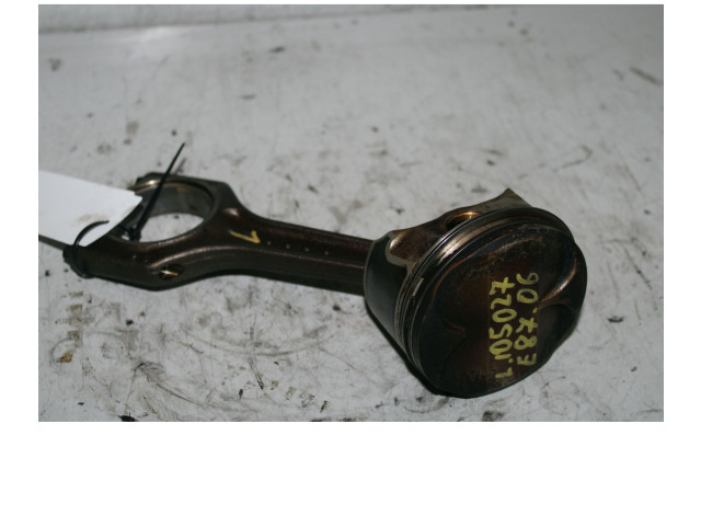 Píst BMW 1 E81 E87 pro benzínový motor 1.6