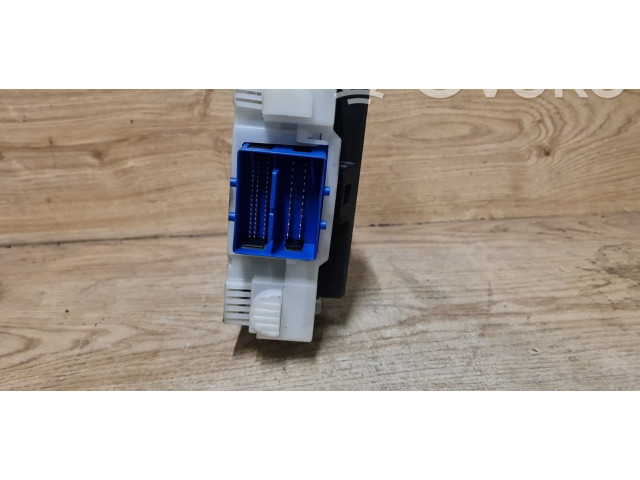 Блок предохранителей 7G9T14C256FA, 30765624AE Volvo V70