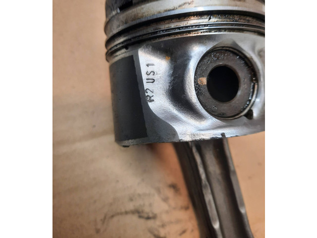 Píst 86L78, R2US1 Toyota RAV 4 (XA30)