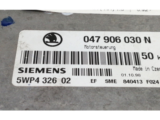 Блок управления двигателя 047906030N   Skoda Felicia I