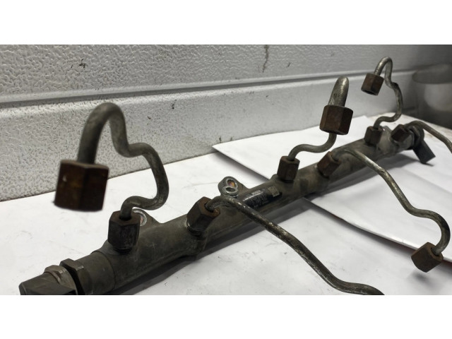 Топливная рампа 7795514   BMW 7 E65 E66 3.0 