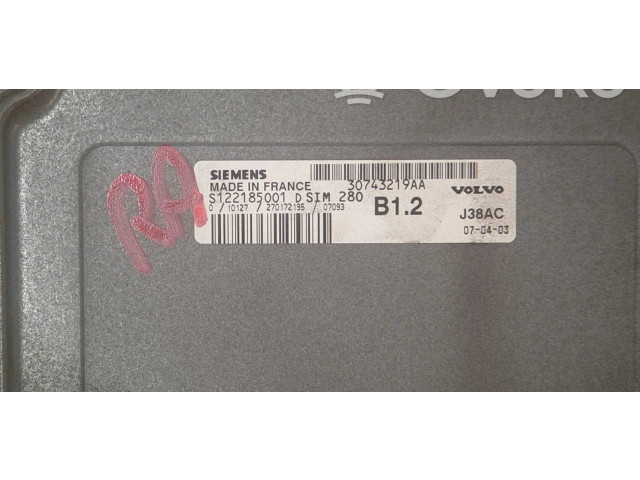 Блок управления двигателя    Volvo C30