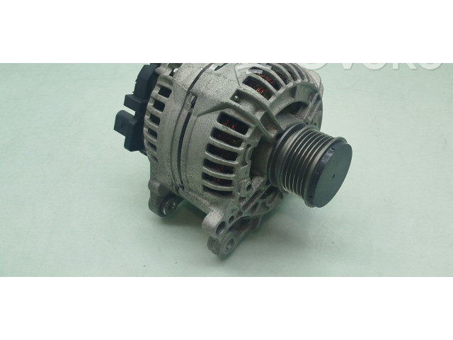 Генератор 8EL01171079 Volkswagen Caddy