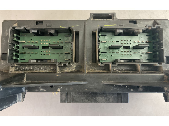 Блок предохранителей 04692114AC, 0001122500 Jeep Commander