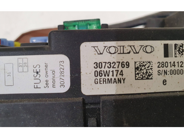 Блок предохранителей 30732769, 06W174 Volvo S60