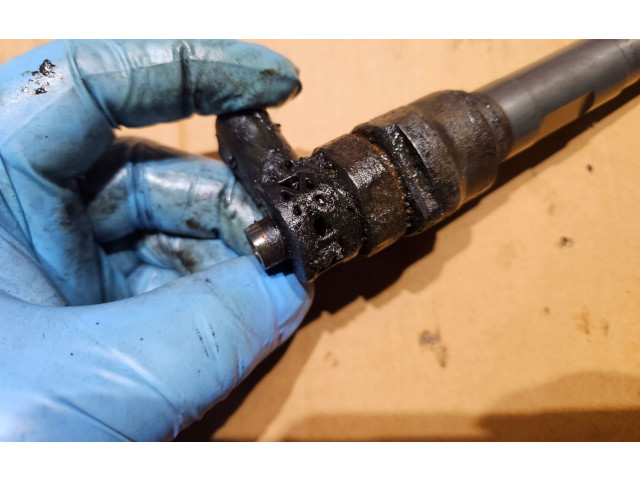 Vstřikovač 03l115105d4car Volkswagen PASSAT B7