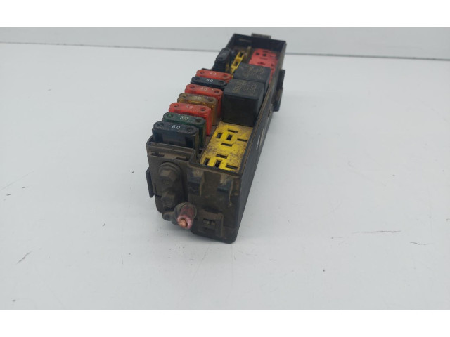 Блок предохранителей Jeep Cherokee XJ