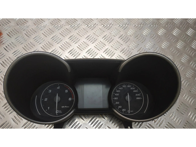 Přístrojová deska Alfa Romeo Giulia 2017 50554629