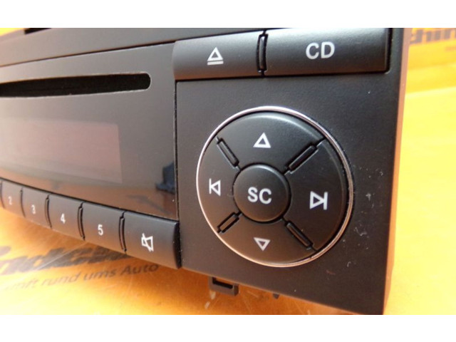 Pojistková skříňka Радио/ проигрыватель / навигация A1698200486, A1698200486 Mercedes-Benz B W245 2005