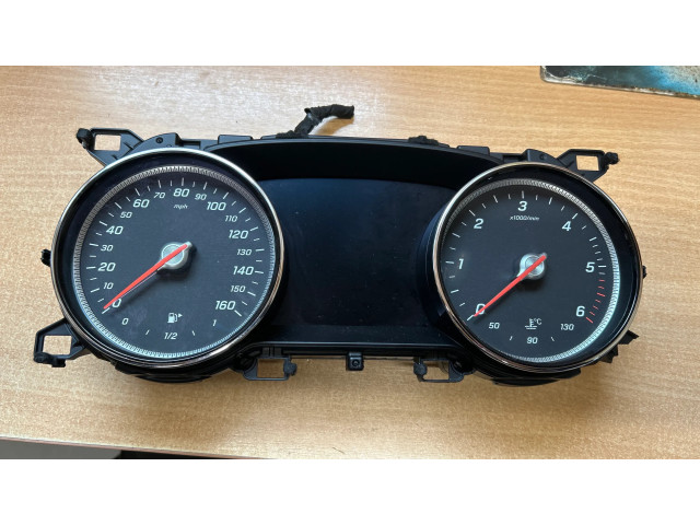 Přístrojová deska Mercedes-Benz E W213 2016 A2139000210