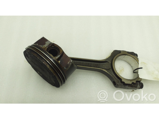 Píst BR3ECA3392BB Ford Mustang V pro benzínový motor 5.0