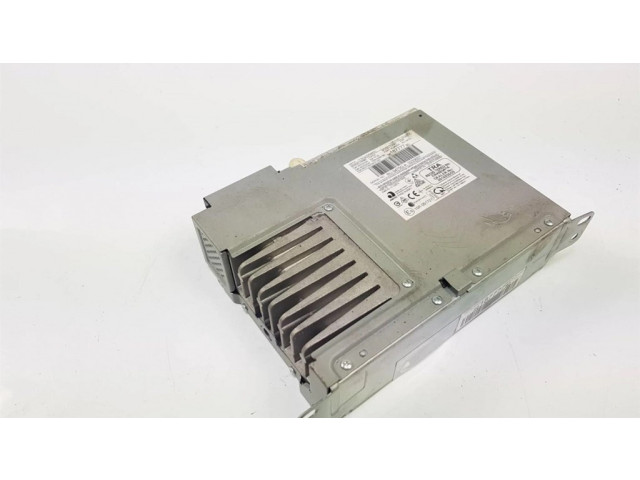 Радио/ проигрыватель CD/DVD / навигация