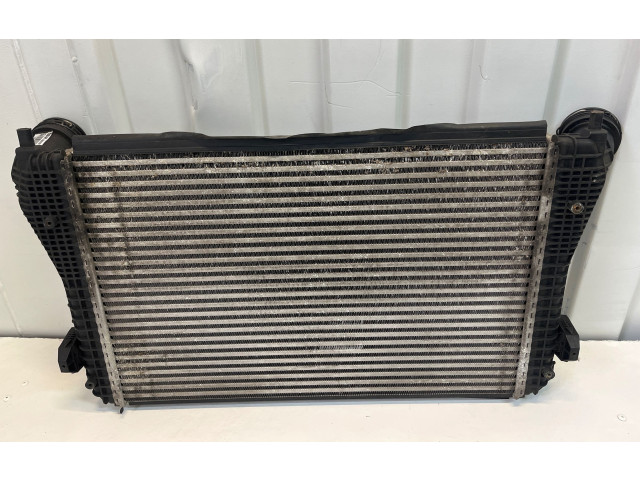 Интеркулер  N6897001, 1K0145803T   Volkswagen Touran I 