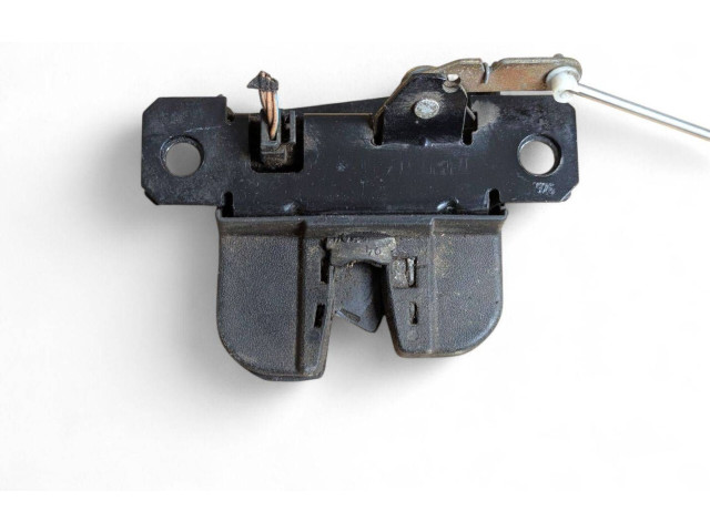 Zámek zadních dveří 2K0827506A Volkswagen Caddy 2007