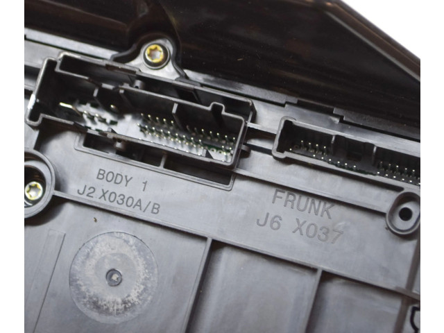 Блок комфорта 156745500C, 156735900B   Tesla Model 3   