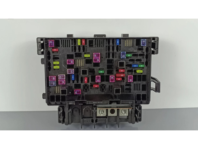 Блок предохранителей 68366721AD Jeep Grand Cherokee WL