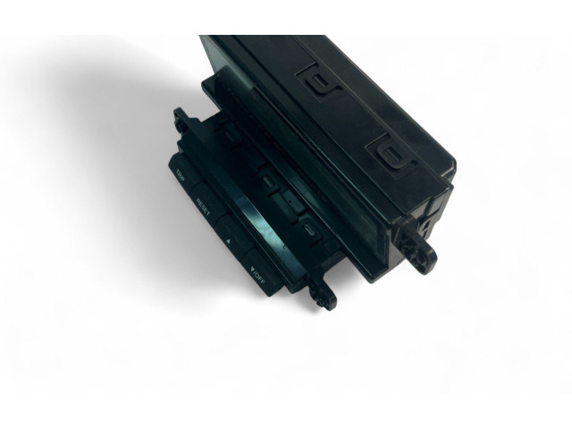 Дисплей    957101H100   KIA Ceed