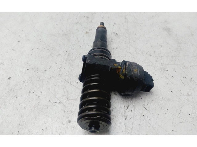 Форсунка 038130073AG    Volkswagen Jetta V   