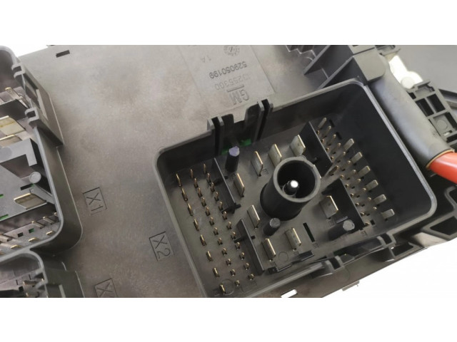 Блок предохранителей 13275884, MJ Opel Insignia A