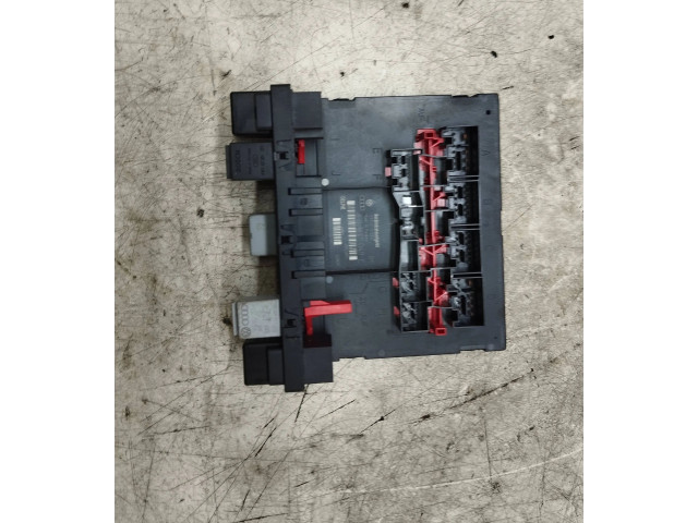 Блок предохранителей 3C0937049E, 28022870 Skoda Octavia Mk2 (1Z)