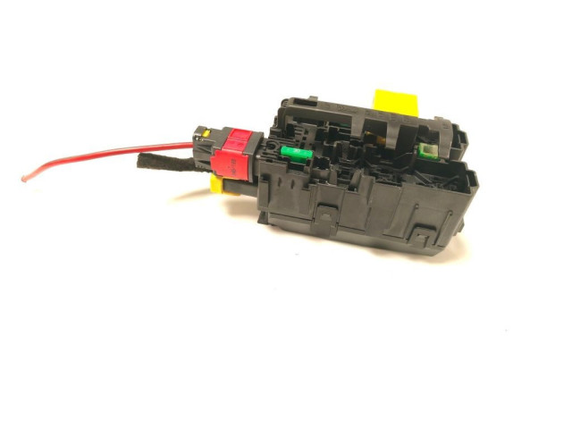 Блок предохранителей 9806192580 Citroen C3 Aircross