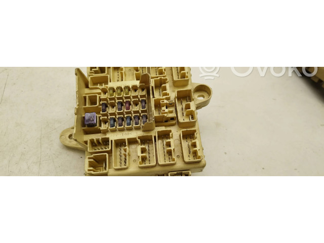 Блок предохранителей 8922153050 Lexus IS 200-300