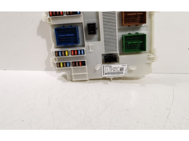 Блок предохранителей 31412970 Volvo S60