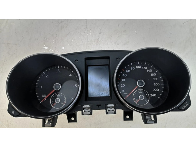 Панель приборов 5K0920860E Volkswagen Golf VI