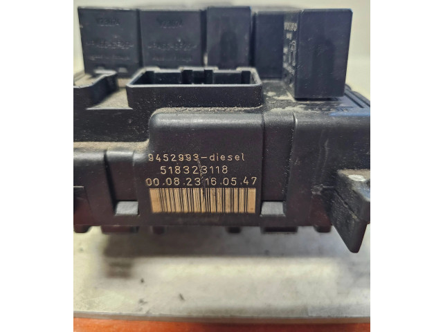 Блок предохранителей  9452993, 518323118   Volvo V70    