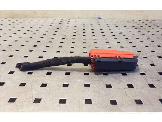   Pojistková skříňka 8K0941824B   Audi Q7 4L 2008