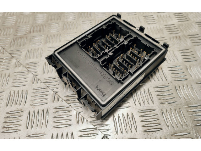 Блок предохранителей KT1T14D068DB, 8820694539   Ford Transit -  Tourneo Connect    