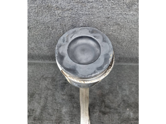 Píst 057107065CA, 057198401F   Audi Q7 4L     