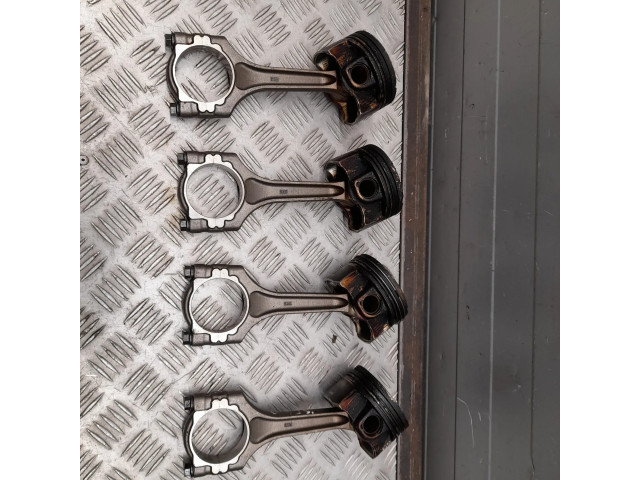 Píst Alfa Romeo Stelvio pro benzínový motor 2.0