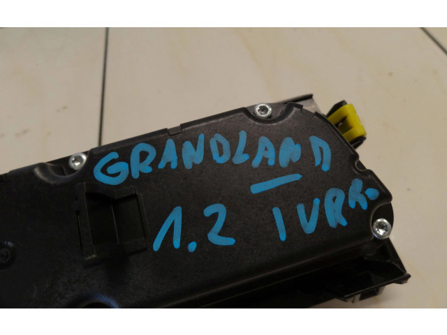 Блок управления климат-контролем 98224344YX   Opel Grandland X