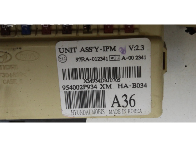 Блок предохранителей  954002P934, 954002P934XM   KIA Sorento    
