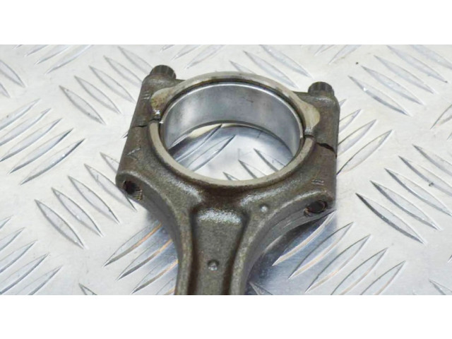 Píst 8631505, 31339777 Volvo V40 pro naftový motor 2.0 D 5204 T4