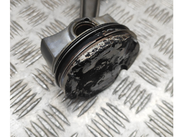 Píst 7933665, 9494399   BMW 2 F44    B38 A15 A 