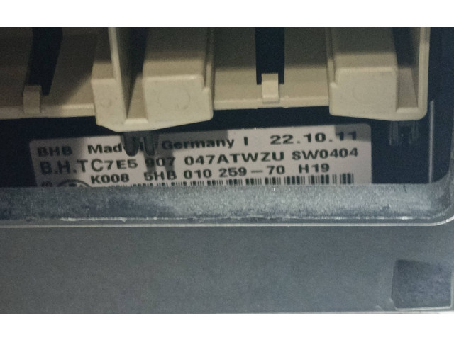 Блок управления климат-контролем 5HB01025970, 7E5907047A   Volkswagen Transporter  Caravelle T5