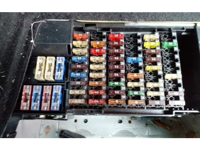 Pojistková skříňka Řídící jednotka BSM Mercedes-Benz W169 2007