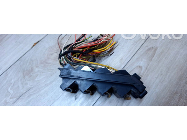 Блок предохранителей 1245402050   Mercedes-Benz E W124    