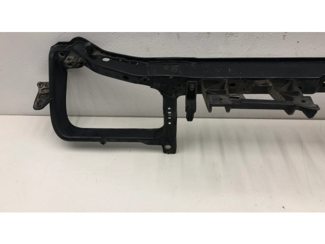 Верхняя часть панели радиаторов (телевизора)