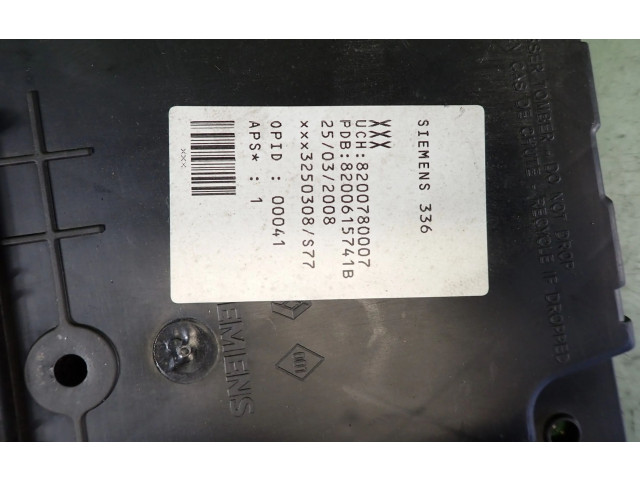 Pojistková skříňka Řídící jednotka BSM 8200780007 Renault Megane II 2008