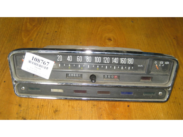 Přístrojová deska Fiat 125p 1979