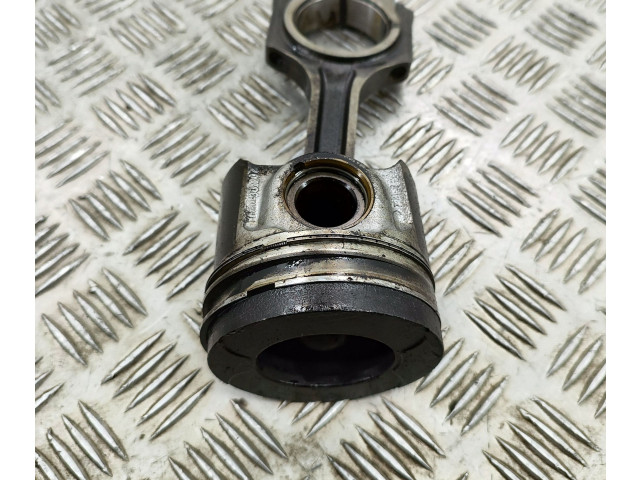  Поршень  RFGK206205BA, GK2Q6K100  Ford Ranger  