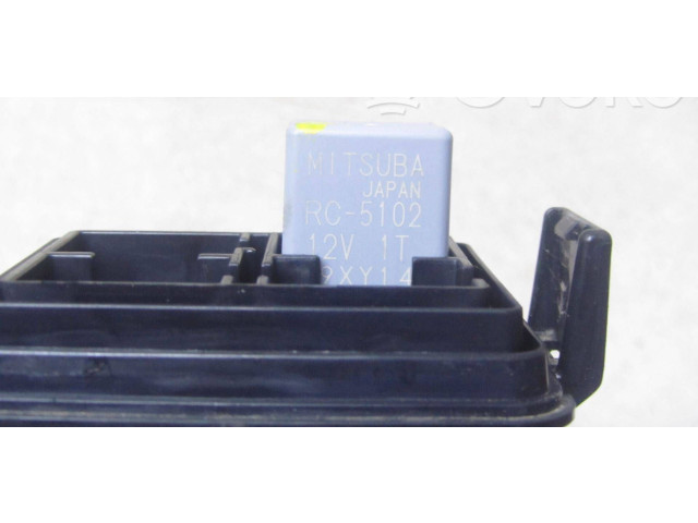 Блок предохранителей     Honda HR-V    