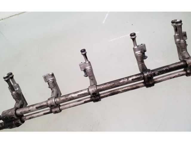 Топливная рампа 070133317C Volkswagen Transporter - Caravelle T5 для двигателя AXE